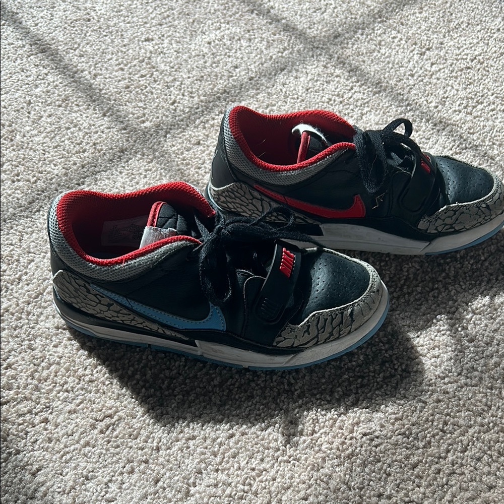 Boys Air Jordan Low, Size 2